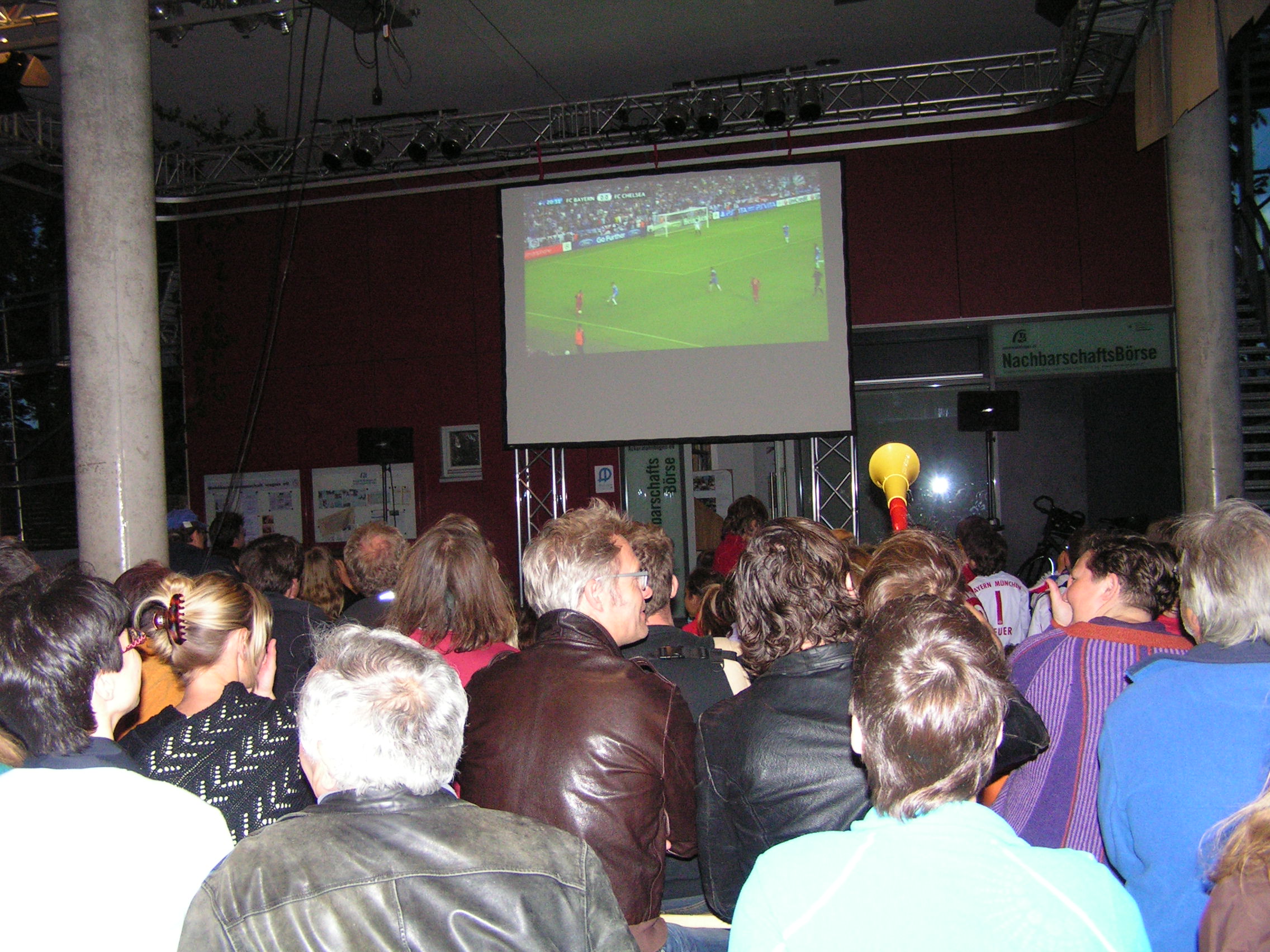 Leinwand groß (ca. 240 x 320 cm)